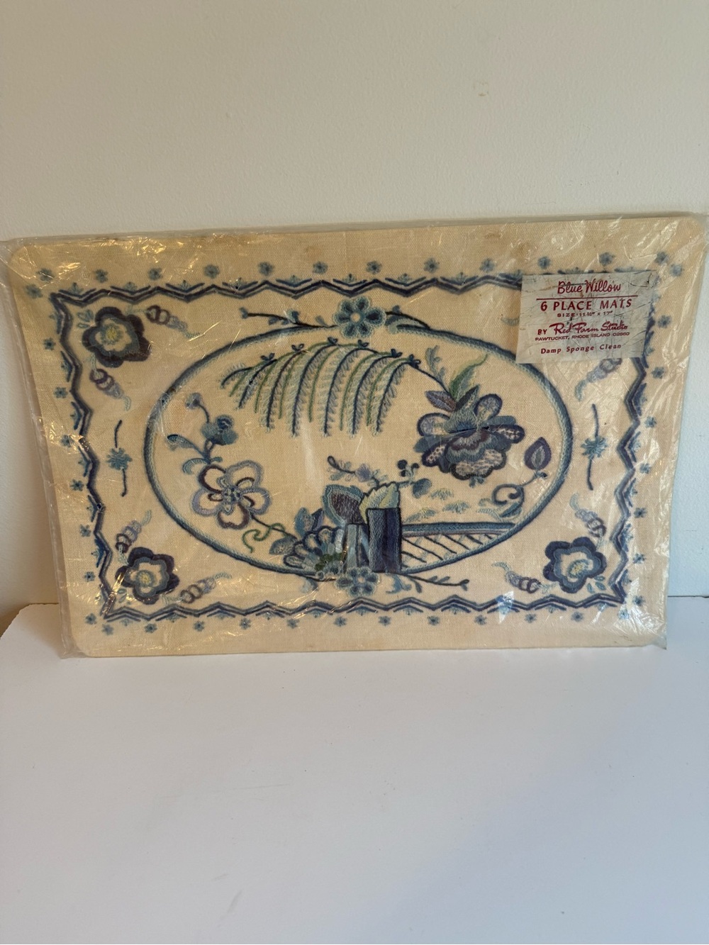 Vintage Red Farm Studio Blue Willow Placemats Set of 6 Unused 11.5x17